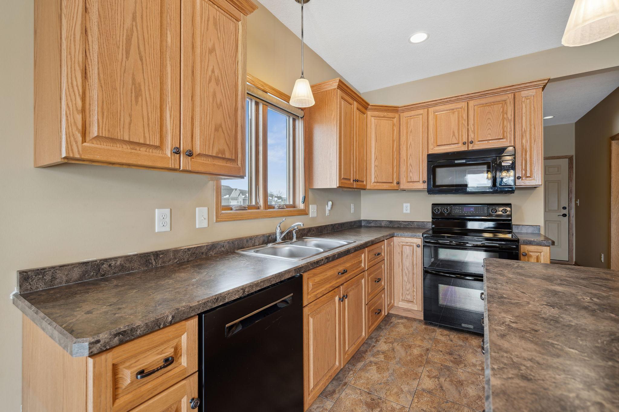 2491 Coral Ridge Place Northeast Rochester, MN 55906 - Photo 10 of 28 Gallery Image 10