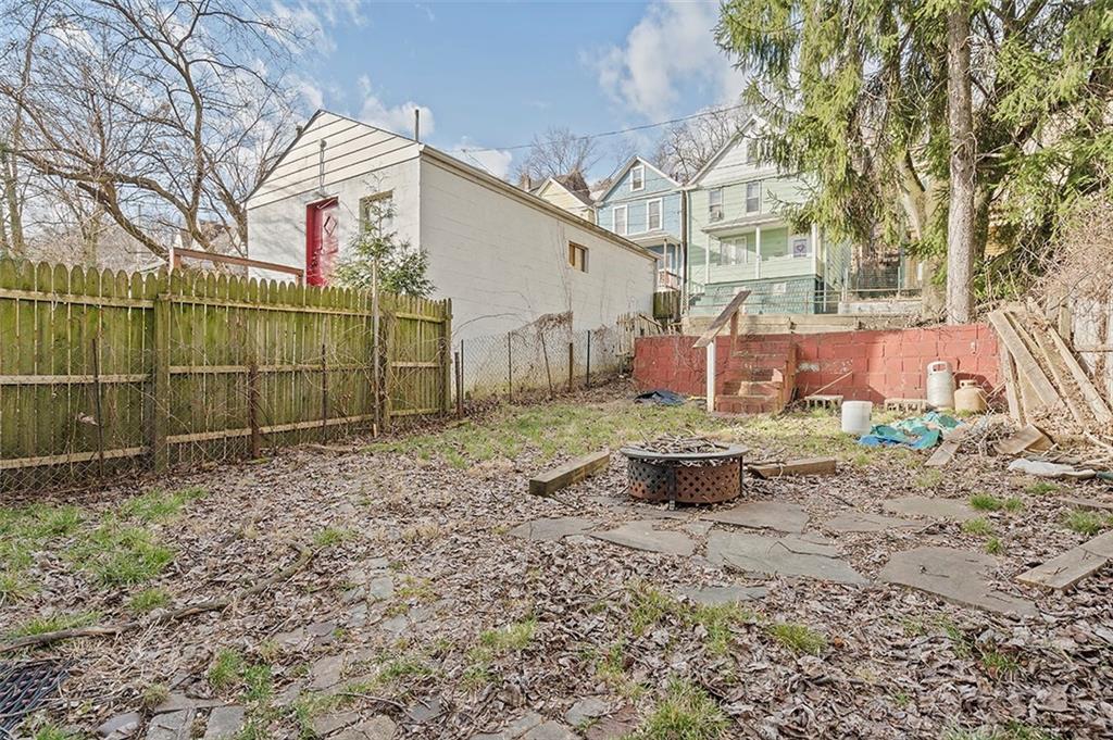 731 School Street McKees Rocks, PA 15136 - Photo 3 of 17 Gallery Image 3