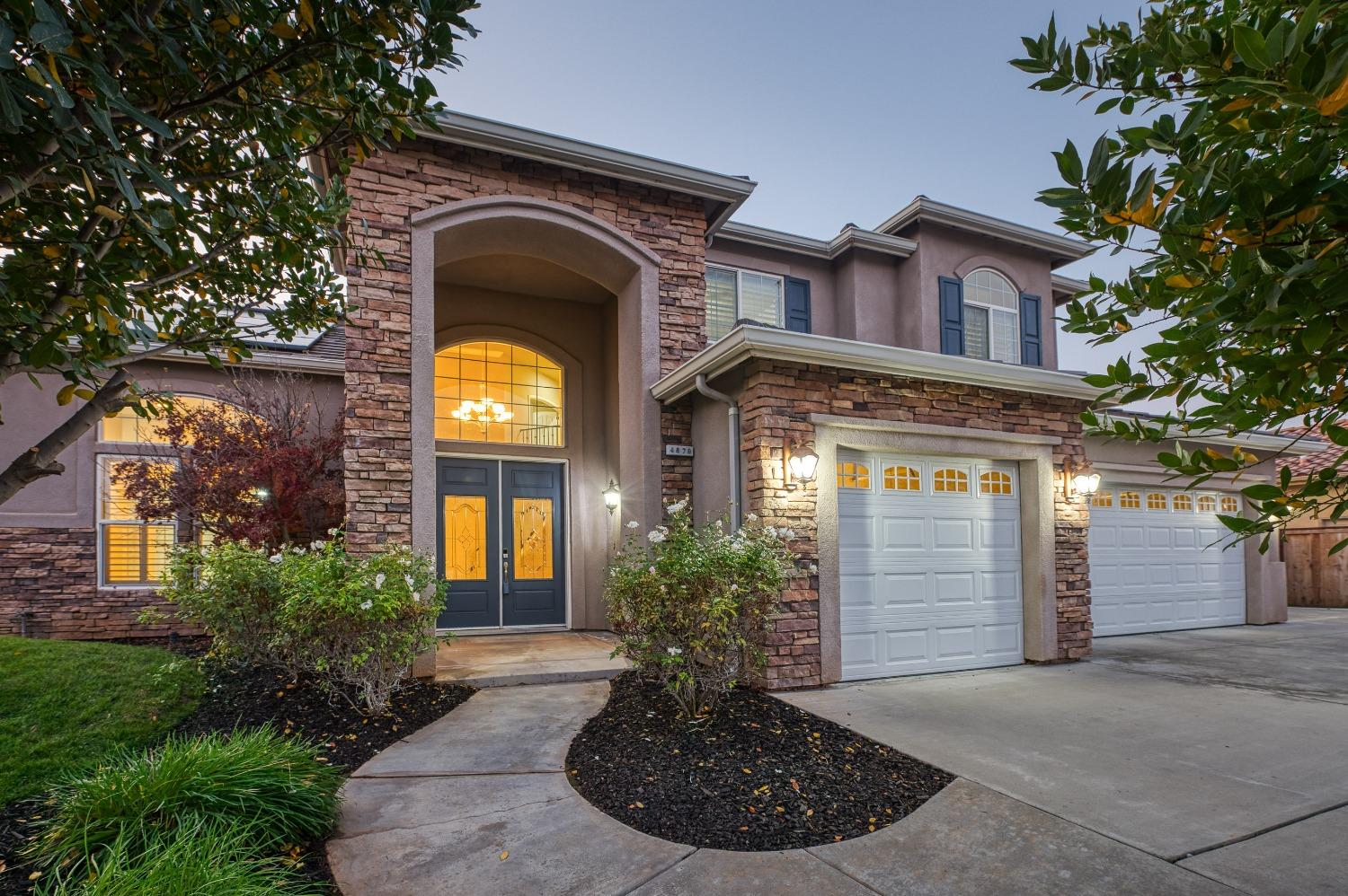 4679 North Island View Clovis, CA 93619 - Photo 7 of 55