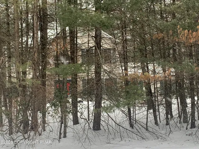 $479,900 | 25 Rollingwood Trail, Saylorsburg, PA 18353