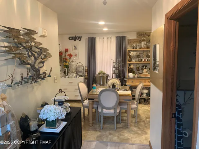 $479,900 | 25 Rollingwood Trail, Saylorsburg, PA 18353