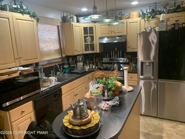 $479,900 | 25 Rollingwood Trail, Saylorsburg, PA 18353