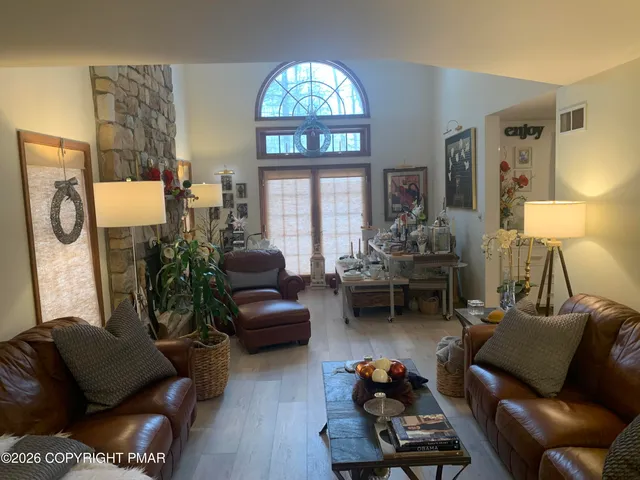 $479,900 | 25 Rollingwood Trail, Saylorsburg, PA 18353