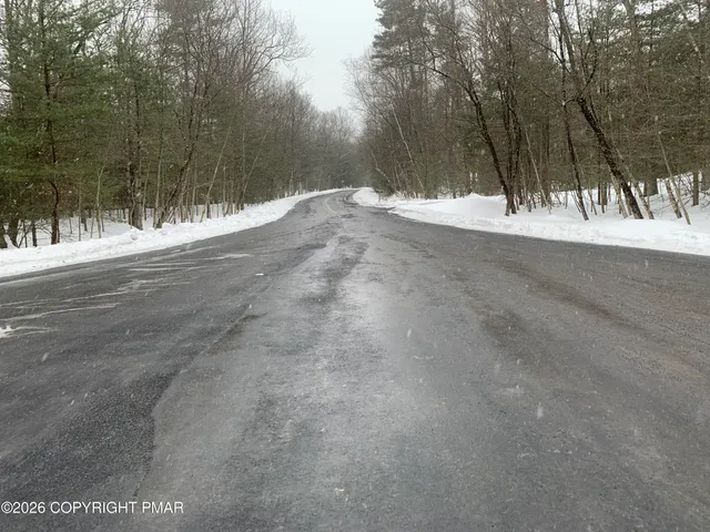 $479,900 | 25 Rollingwood Trail, Saylorsburg, PA 18353