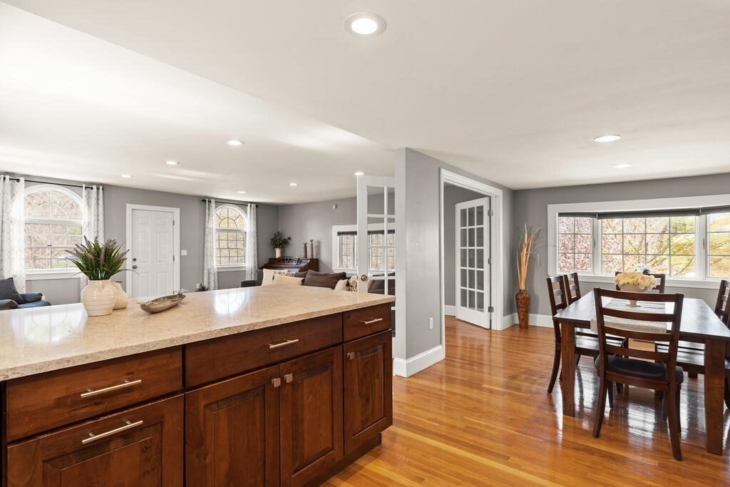 10 Glendale Road Stoneham, MA 02180 - Photo 6 of 23 Gallery Image 6