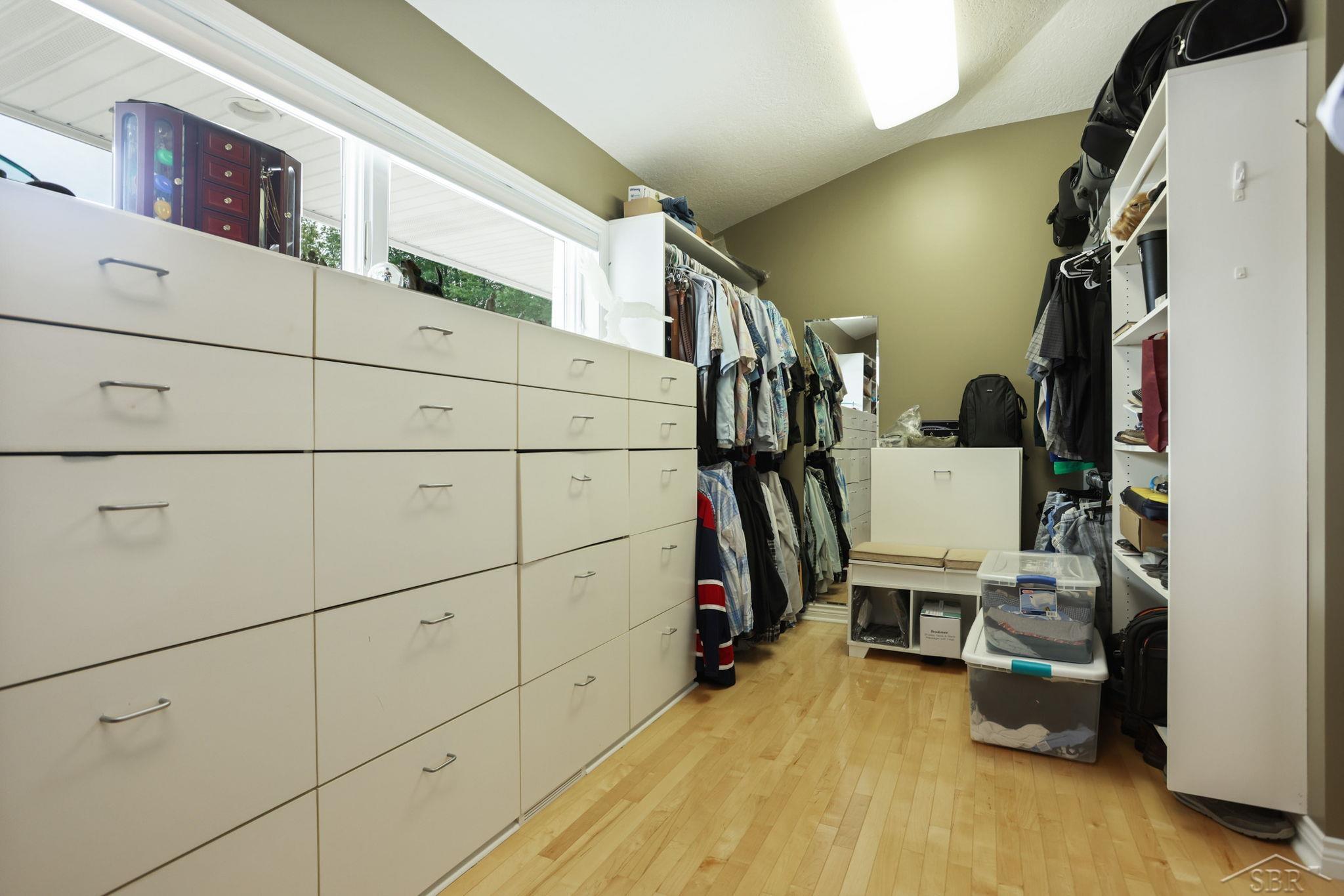 3858 South Graham Road Saginaw, MI 48609 - Photo 31 of 85 50119495-30.JPG