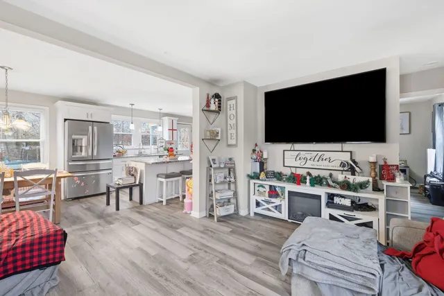 $348,500 | 16 Brainard Road, Enfield, CT 06082