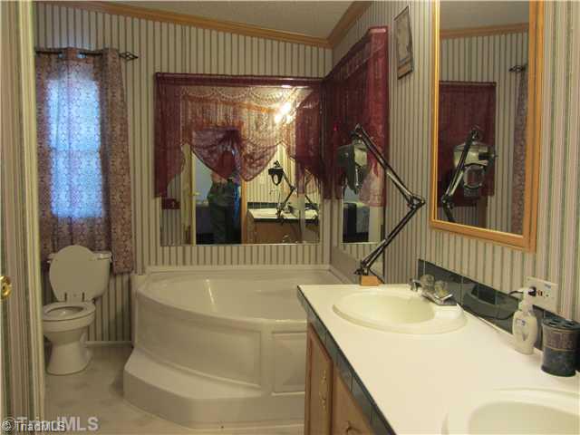 489 Bill Lohr Road Lexington, NC 27292 - Photo 6 of 16 Master Bedroom.