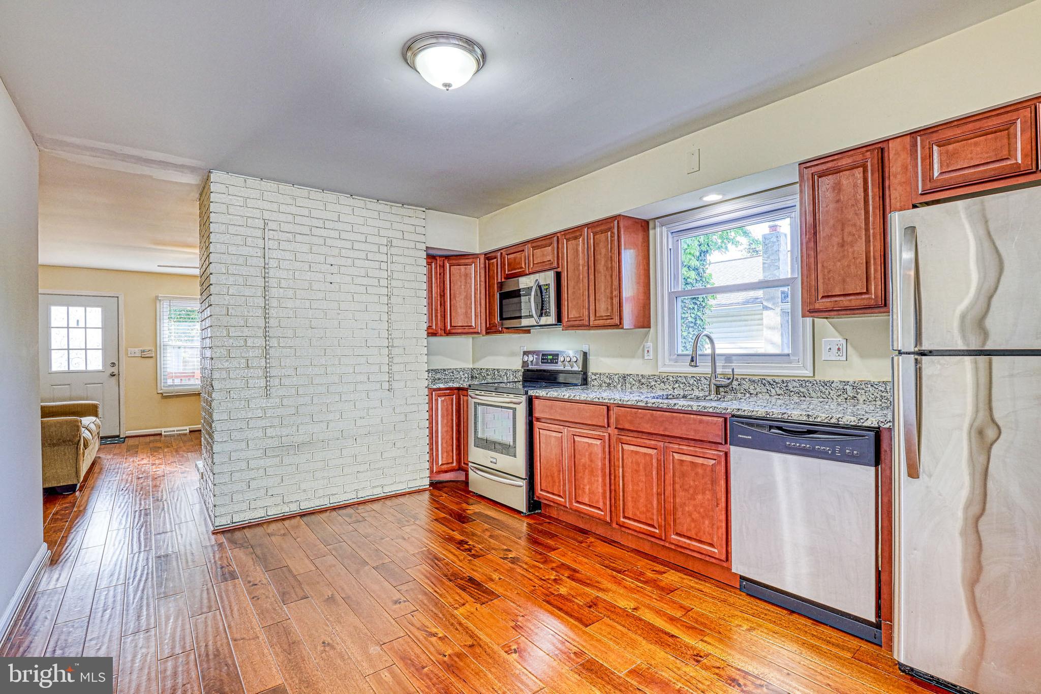 7813 E Road Pasadena, MD 21122 - Photo 15 of 31 Kitchen