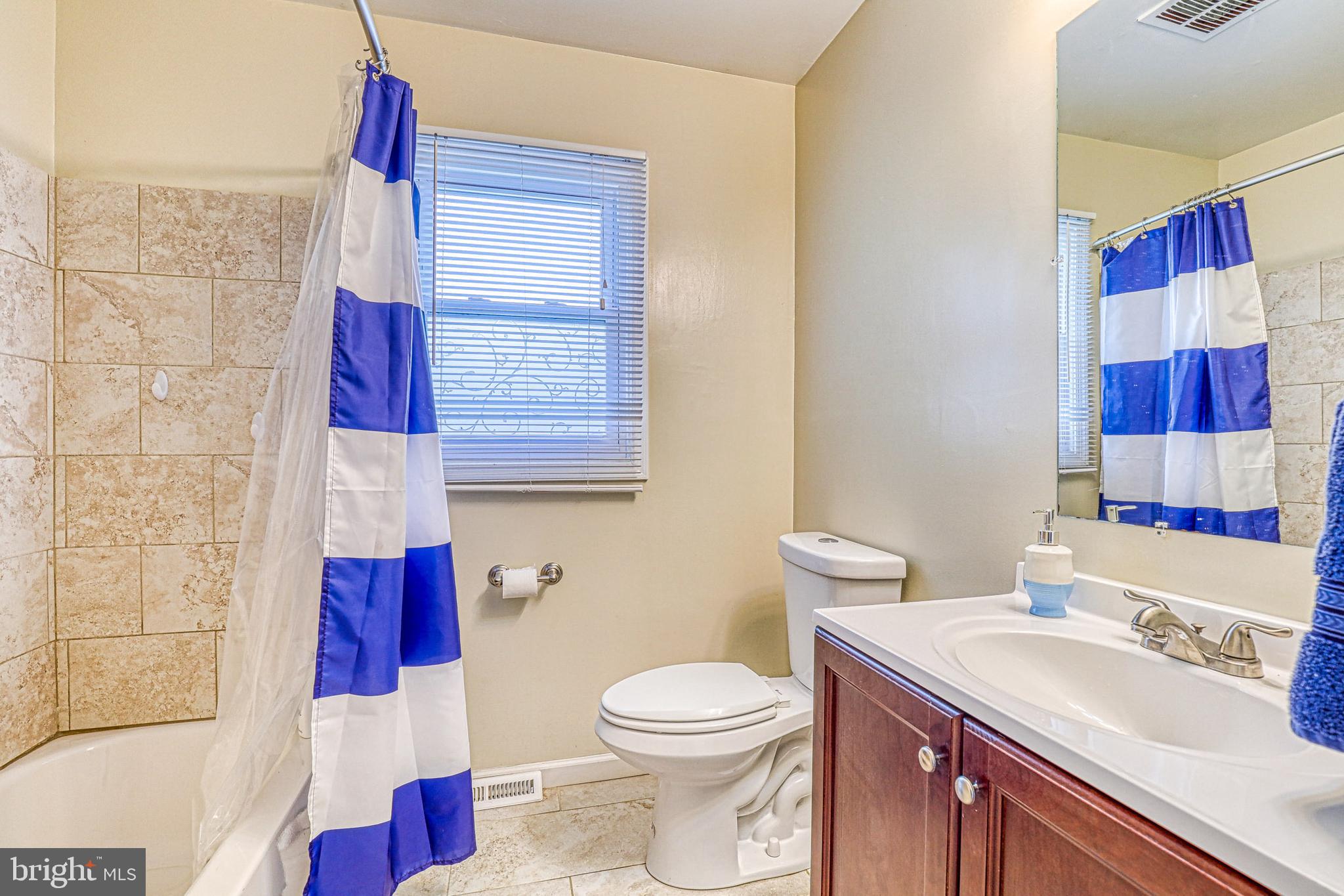 7813 E Road Pasadena, MD 21122 - Photo 10 of 31 Full Bath #1