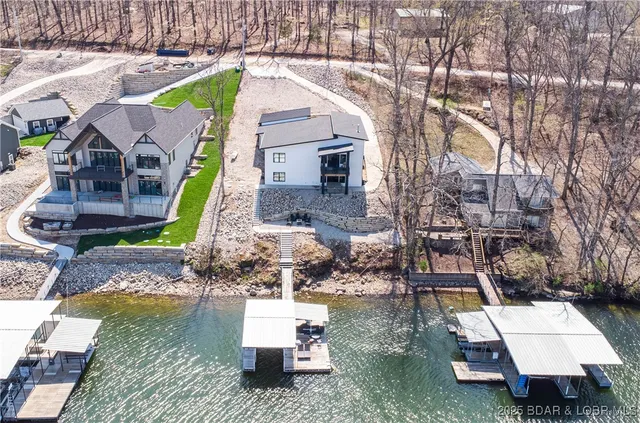 $1,250,000 | 613 Cove Circle, Sunrise Beach, MO 65079
