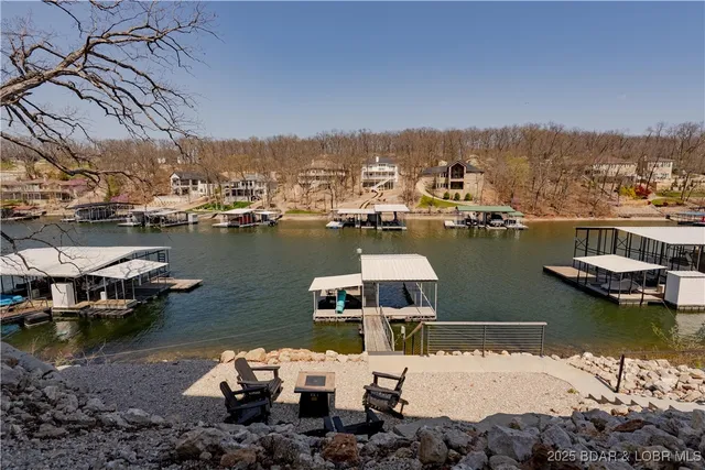 $1,250,000 | 613 Cove Circle, Sunrise Beach, MO 65079