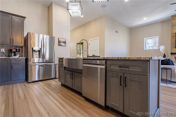 $1,250,000 | 613 Cove Circle, Sunrise Beach, MO 65079