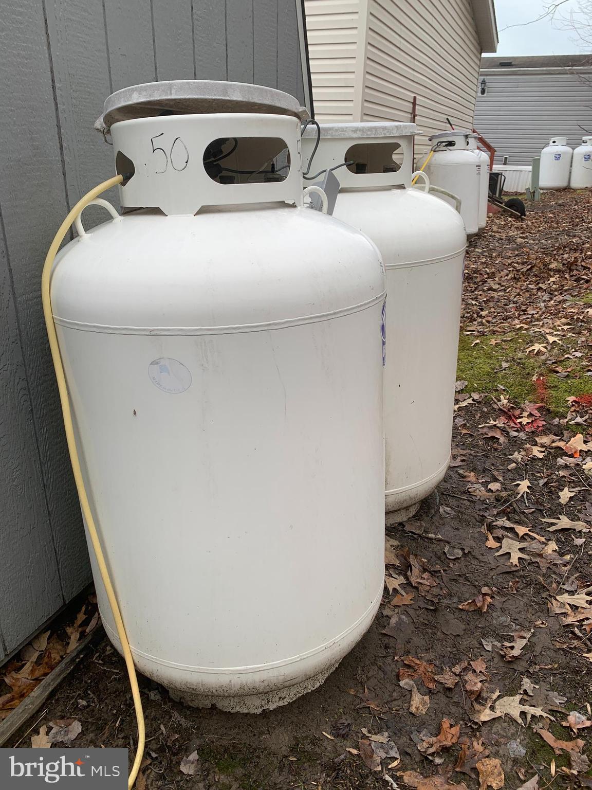 7806 Clark Road, Unit D50 Jessup, MD 20794 - Photo 29 of 37 Two large propane tanks