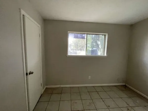 $219,999 | 2310 Heather Street, Highlands, TX 77562