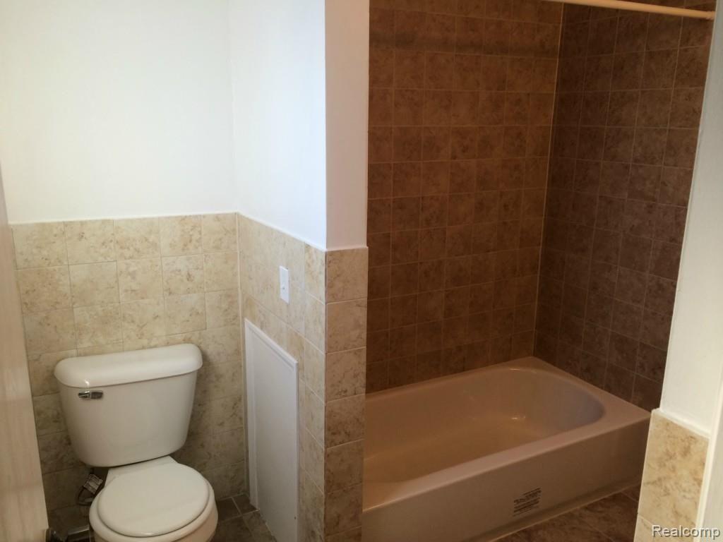 11248 Martin Road Warren, MI 48093 - Photo 8 of 20 I-Phone Pictures 1 711.jpg