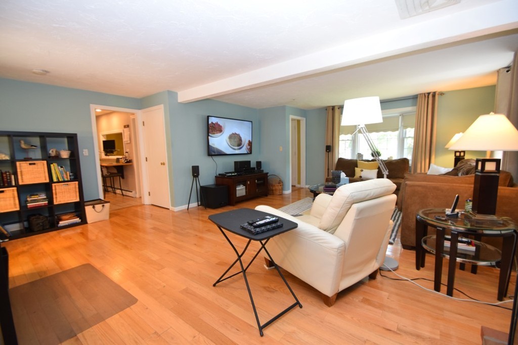 30 Lancaster Road Randolph, MA 02368 - Photo 5 of 30 Gallery Image 5