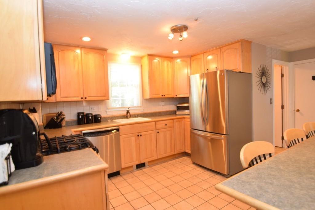 30 Lancaster Road Randolph, MA 02368 - Photo 7 of 30 Gallery Image 7