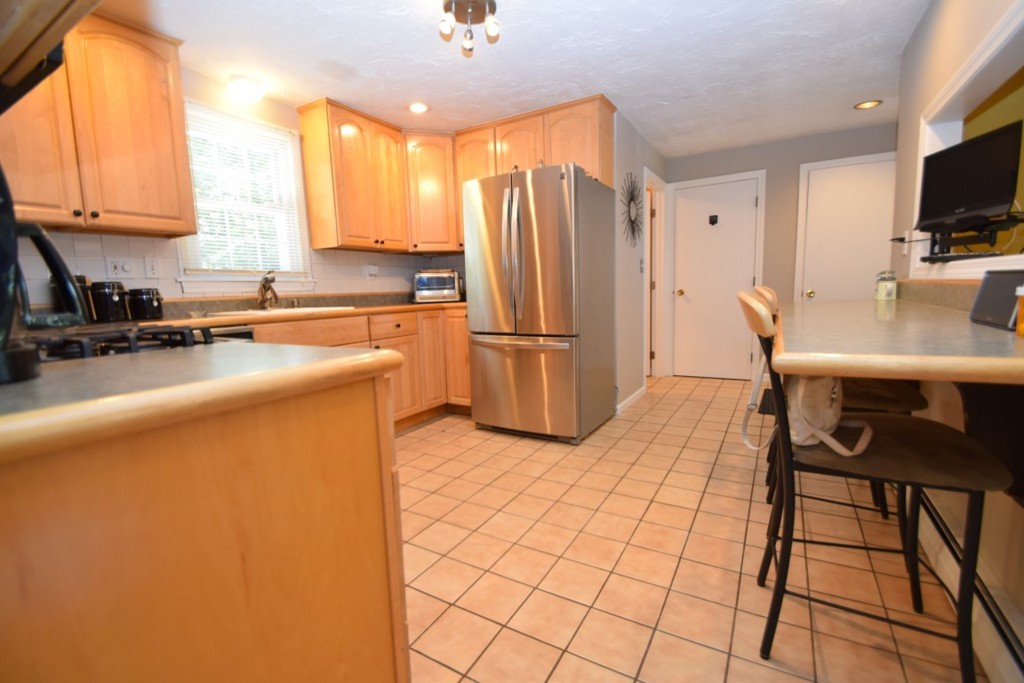 30 Lancaster Road Randolph, MA 02368 - Photo 8 of 30 Gallery Image 8