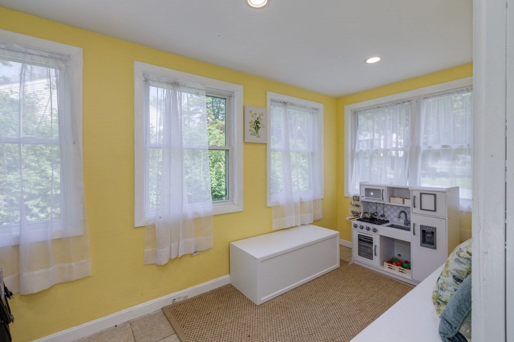 45 Valley View Road Leominster, MA 01453 - Photo 10 of 25 Gallery Image 10