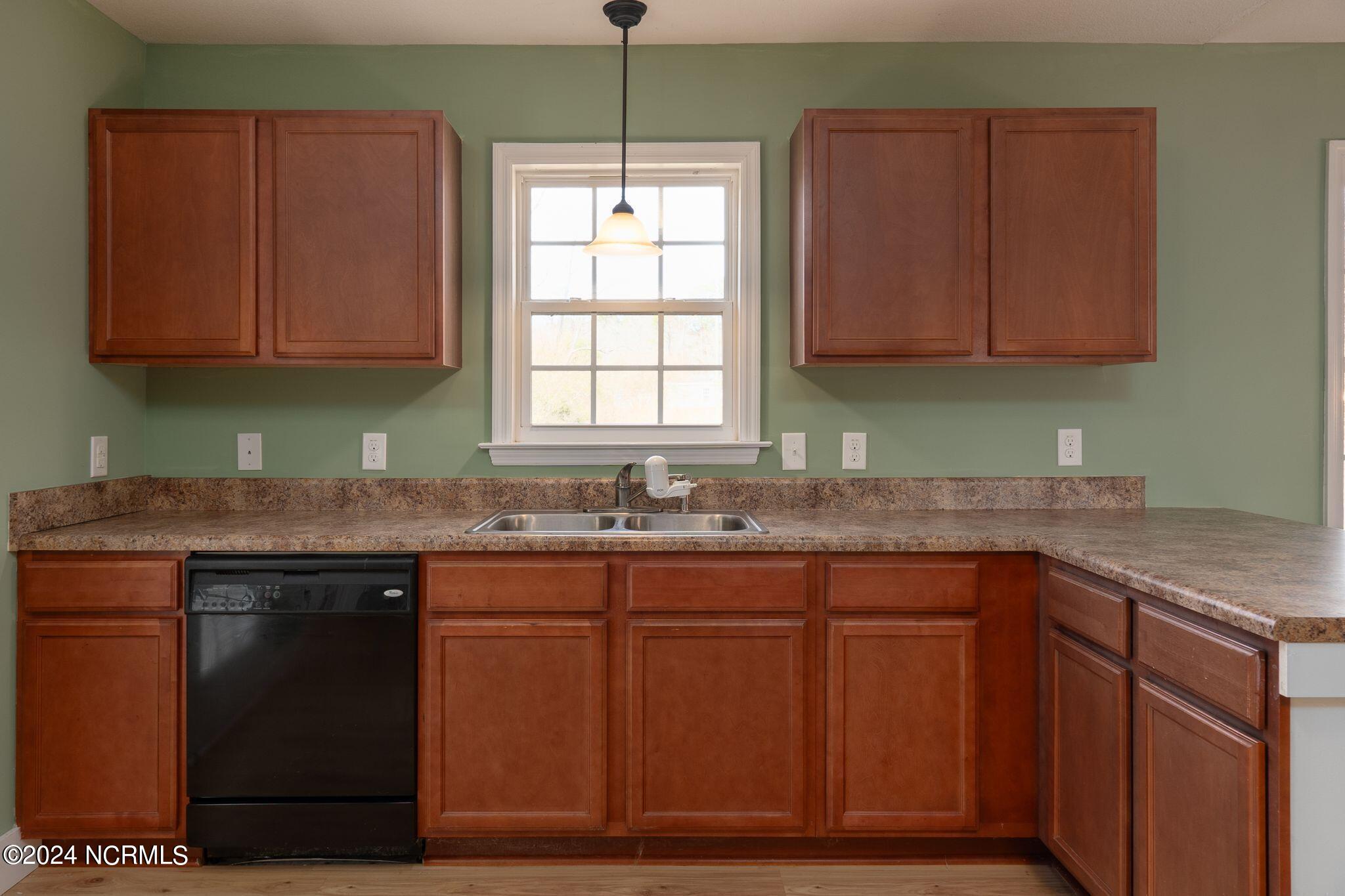 180 Baysden Road Chinquapin, NC 28521 - Photo 16 of 34 180 Baysden -18