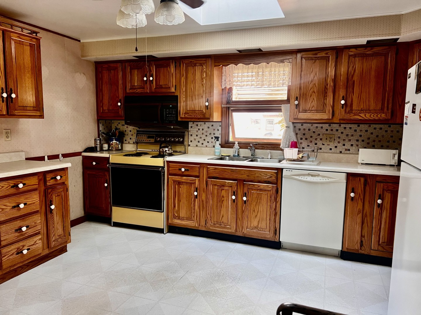 1807 3rd Avenue Sterling, IL 61081 - Photo 9 of 23