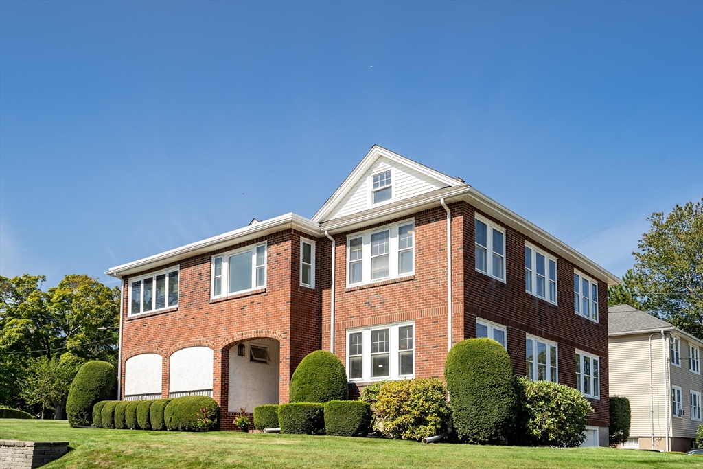 3-5 Annapolis Road Newton, MA 02465 - Photo 1 of 40