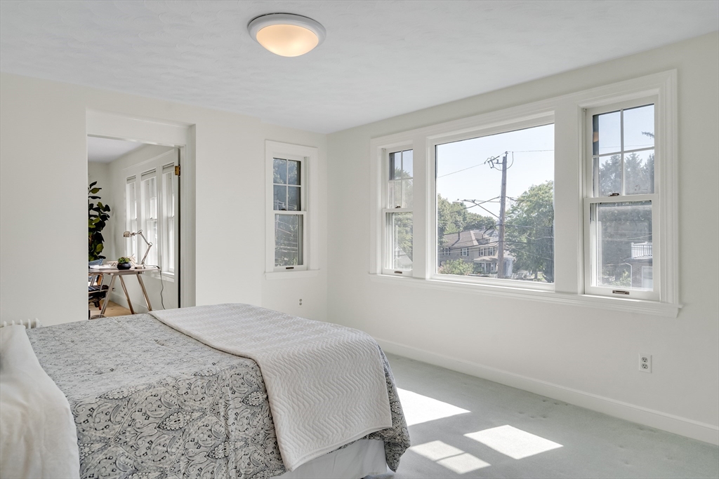 3-5 Annapolis Road Newton, MA 02465 - Photo 14 of 40