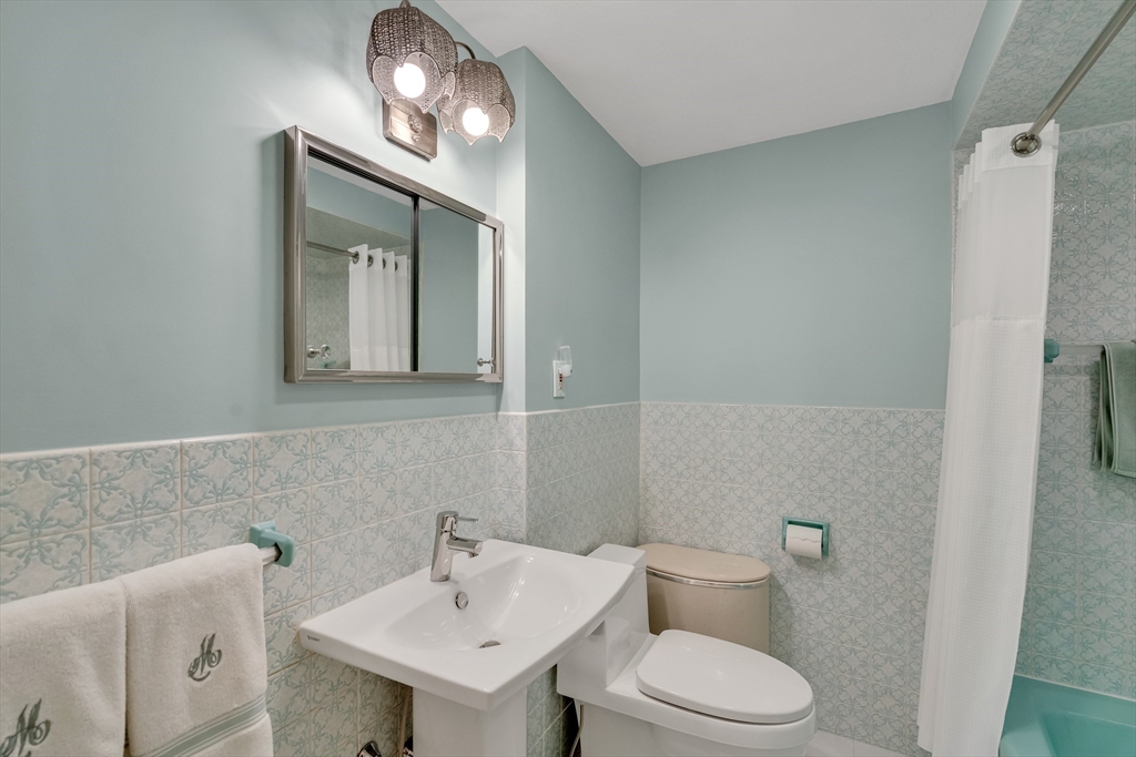 3-5 Annapolis Road Newton, MA 02465 - Photo 32 of 40