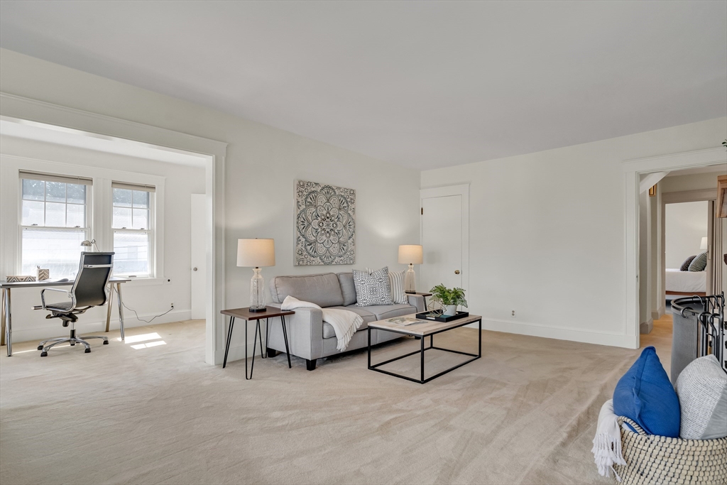 3-5 Annapolis Road Newton, MA 02465 - Photo 5 of 40