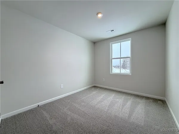 $284,900 | 6233B Thornden Park Drive, Lockport Town, NY 14094