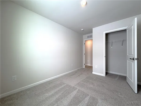 $284,900 | 6233B Thornden Park Drive, Lockport Town, NY 14094