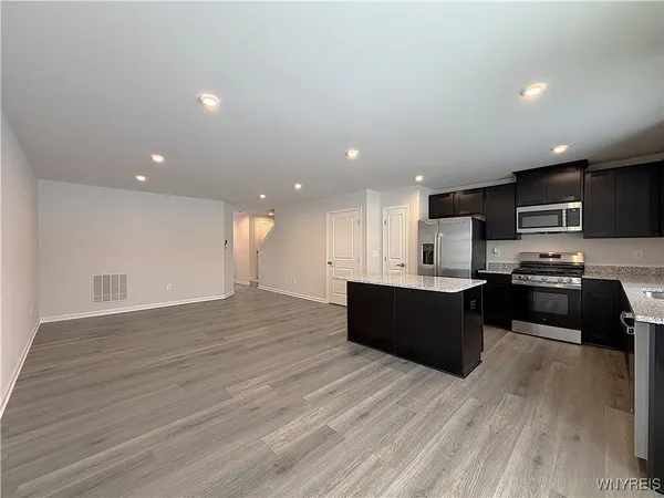 $284,900 | 6233B Thornden Park Drive, Lockport Town, NY 14094