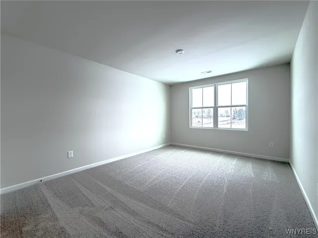 $299,900 | 6233B Thornden Park Drive, Lockport Town, NY 14094