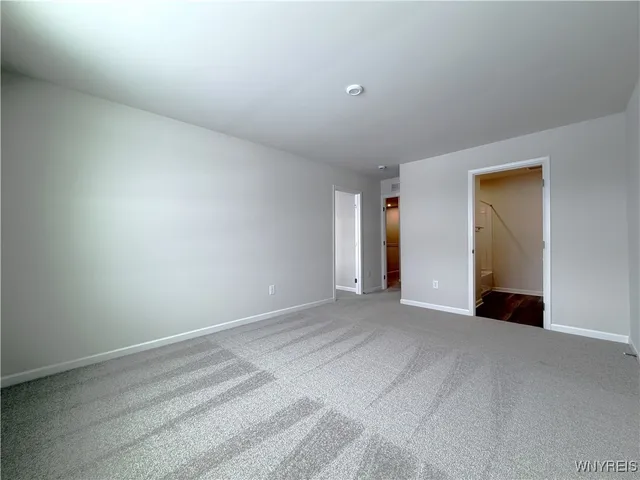 $299,900 | 6233B Thornden Park Drive, Lockport Town, NY 14094