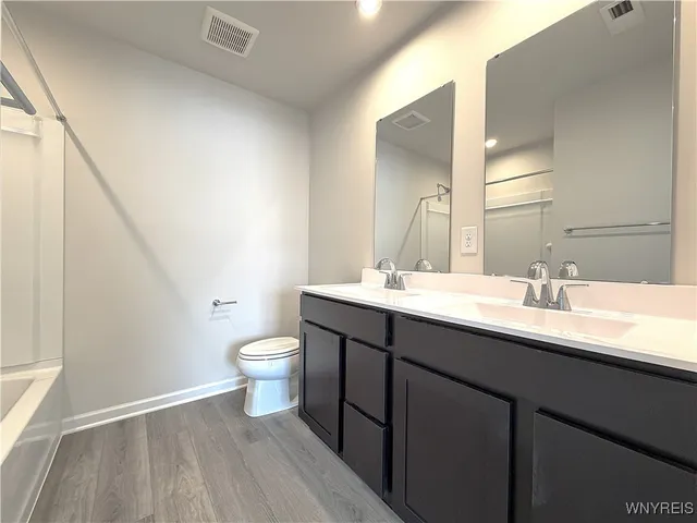 $299,900 | 6233B Thornden Park Drive, Lockport Town, NY 14094