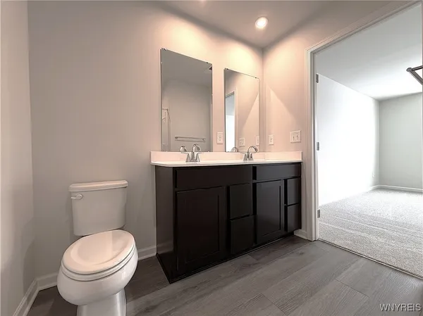 $284,900 | 6233B Thornden Park Drive, Lockport Town, NY 14094