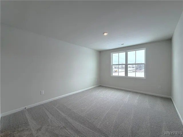 $299,900 | 6233B Thornden Park Drive, Lockport Town, NY 14094