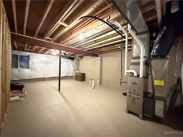 $299,900 | 6233B Thornden Park Drive, Lockport Town, NY 14094