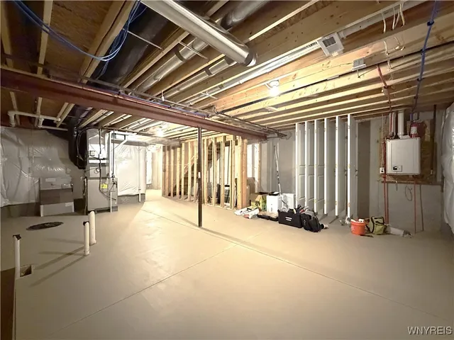 $299,900 | 6233B Thornden Park Drive, Lockport Town, NY 14094