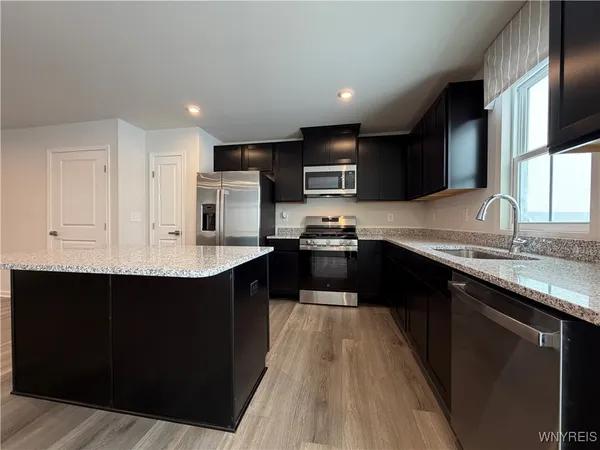 $284,900 | 6233B Thornden Park Drive, Lockport Town, NY 14094