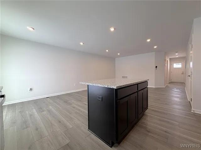 $299,900 | 6233B Thornden Park Drive, Lockport Town, NY 14094