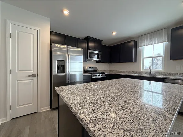 $284,900 | 6233B Thornden Park Drive, Lockport Town, NY 14094