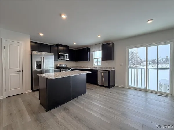 $284,900 | 6233B Thornden Park Drive, Lockport Town, NY 14094