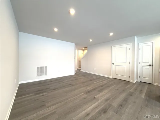 $299,900 | 6233B Thornden Park Drive, Lockport Town, NY 14094