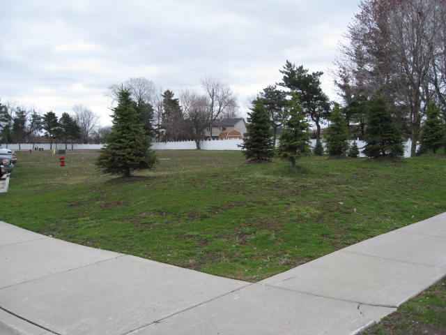 34042 Utica Road Fraser, MI 48026 - Photo 2 of 9 31053168-1.JPG
