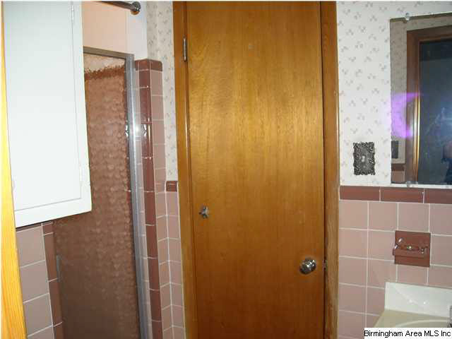 617 Rollingwood Road Birmingham, AL 35235 - Photo 14 of 19
