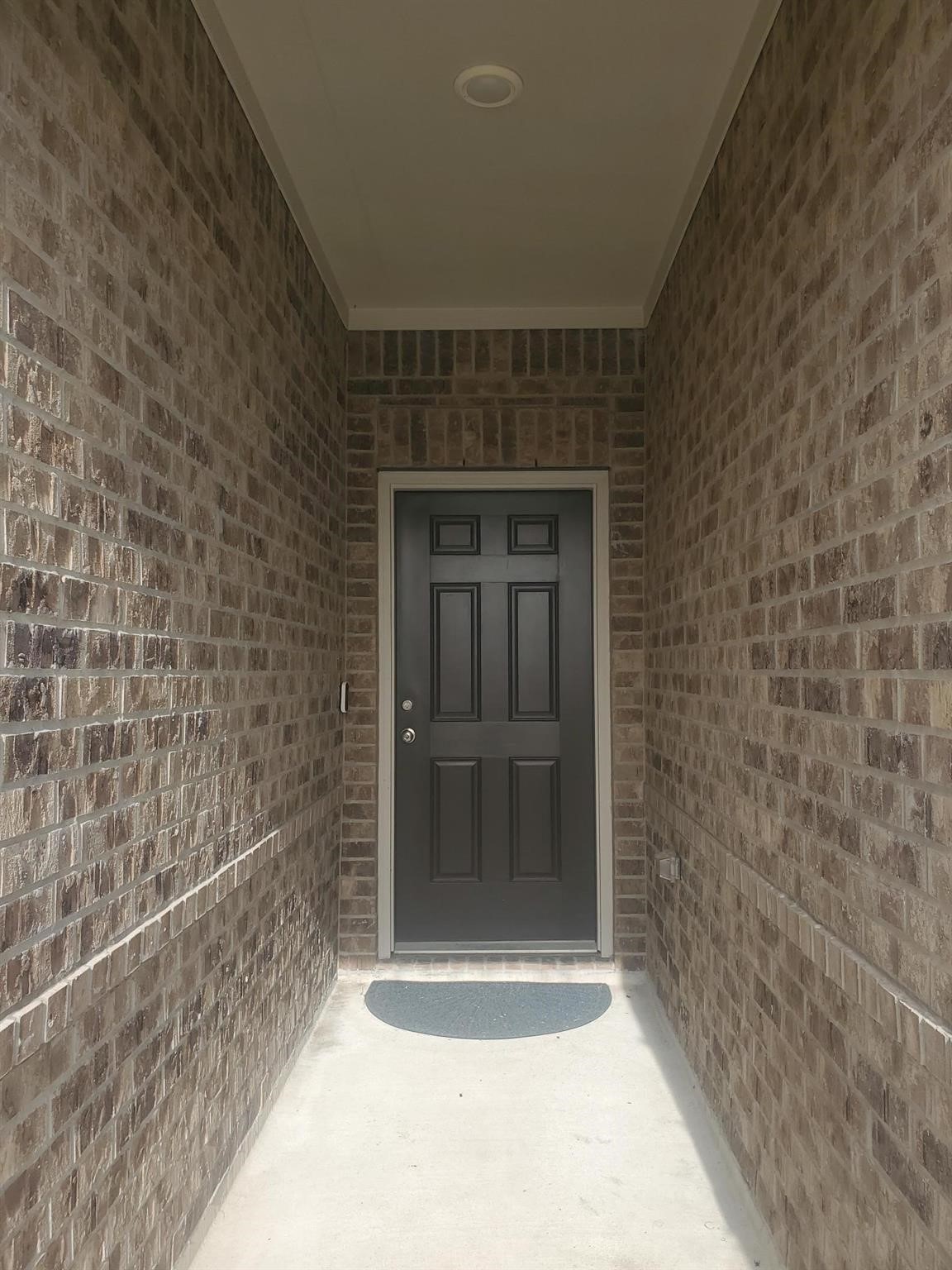 1208 Mare Stable Court Alvin, TX 77511 - Photo 3 of 19 a view of wooden door