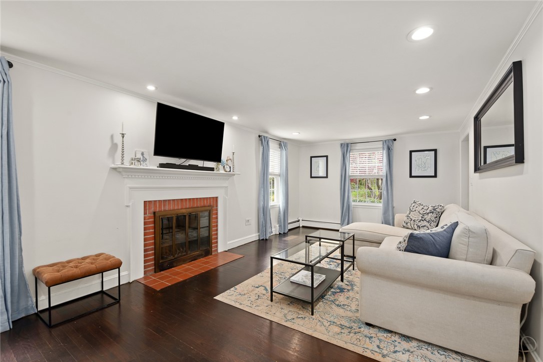 5 Ferncliff Road Barrington, RI 02806 - Photo 9 of 29