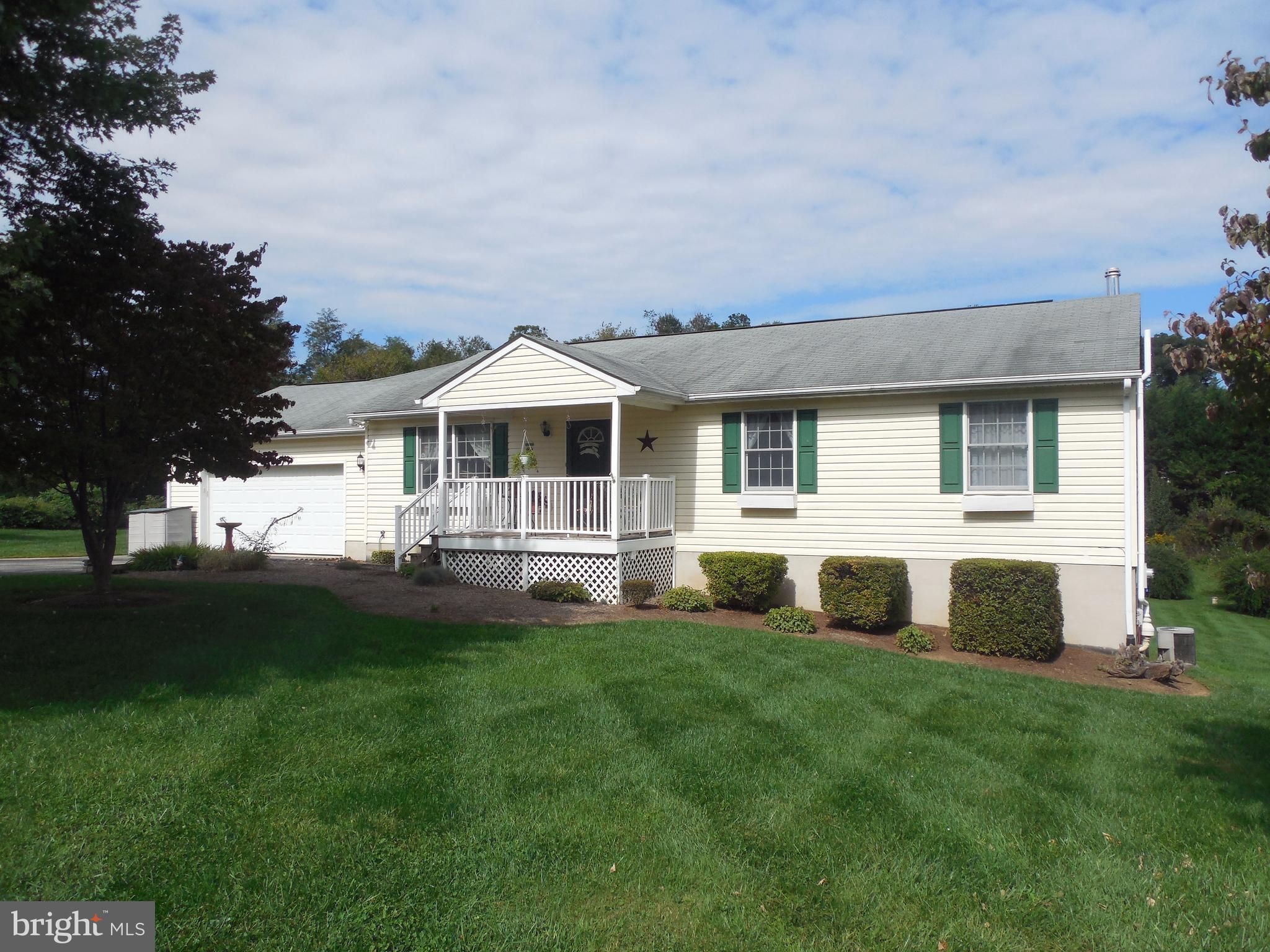 870 Bridgeton Road Fawn Grove, PA 17321 - Photo 2 of 30 GRAND RANCHER WITH 2890+ FIN.. SQ FTG